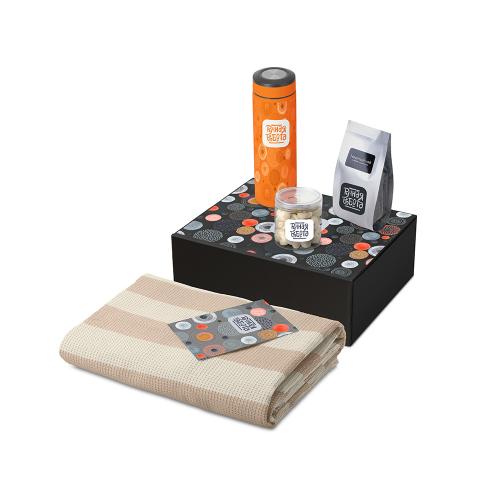 Подарочный набор Re:y. Warm с пледом, термосом и чаем