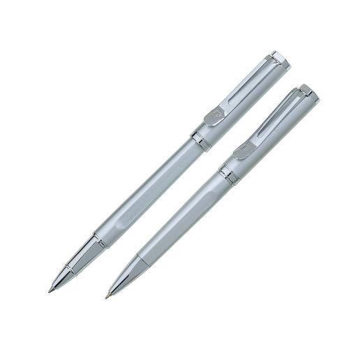 Набор Pierre Cardin коллекция ПАРА (PEN&PEN) : ручка шариковая + роллер. Корпус - латунь, отделка и детали дизайна - сатиновое покрытие, сталь + хром. Цвет серебристый. Упаковка Е.